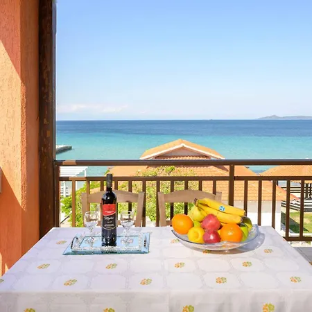 Copa Cabbana アパートホテル ネア・ローダ